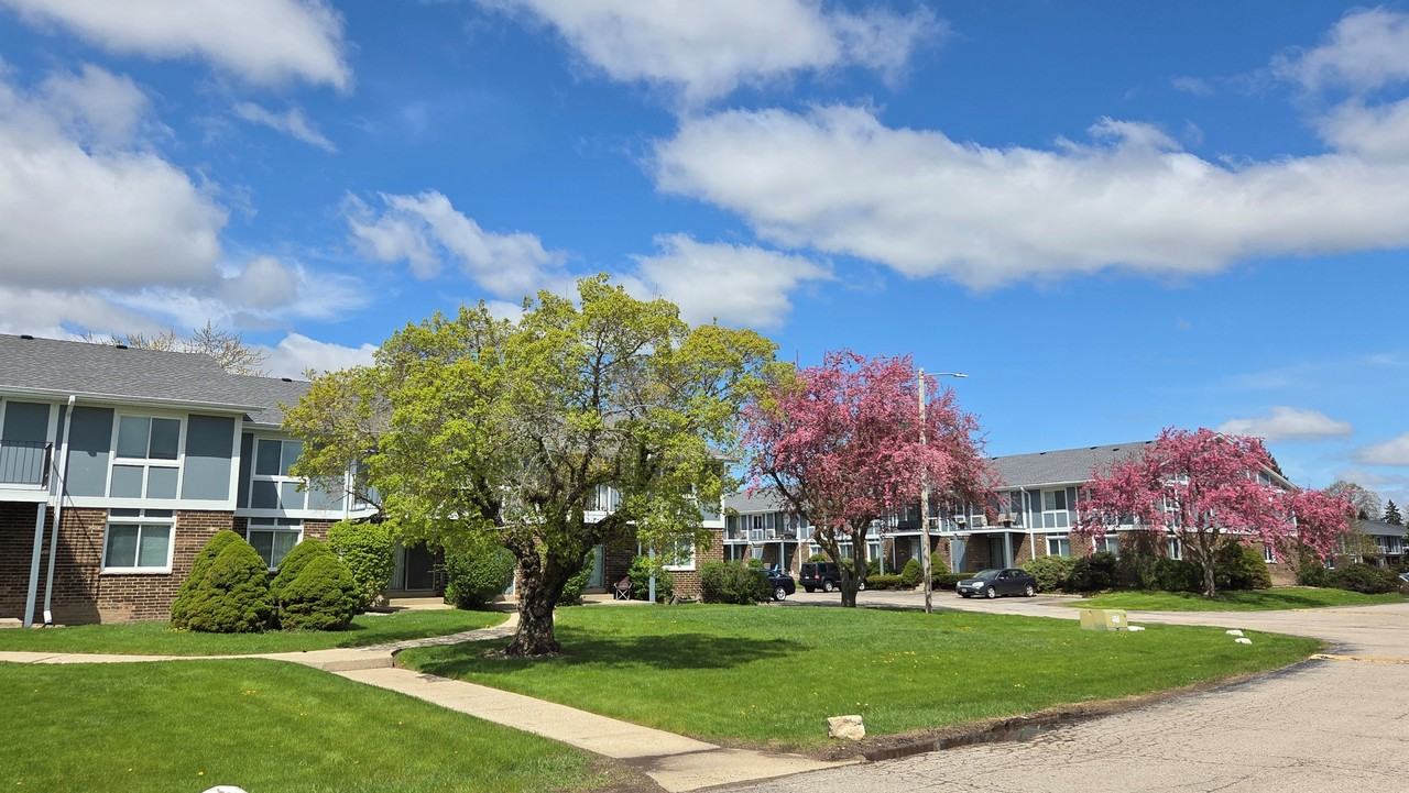 Camelot Apartments - Photo 3 of 19