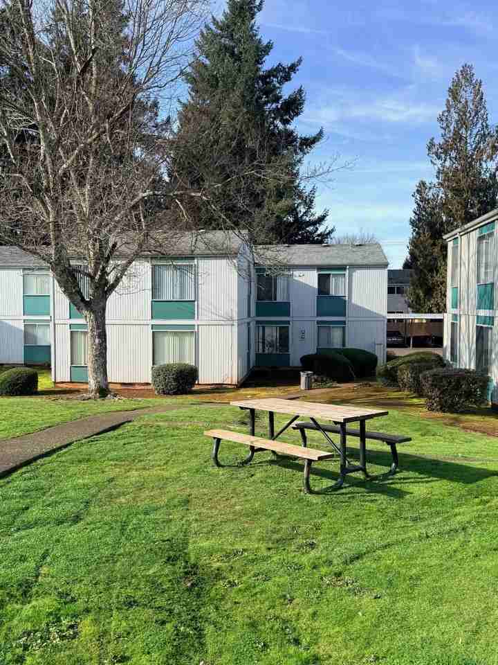 Sunnyside Village Apartments - Photo 4 of 44