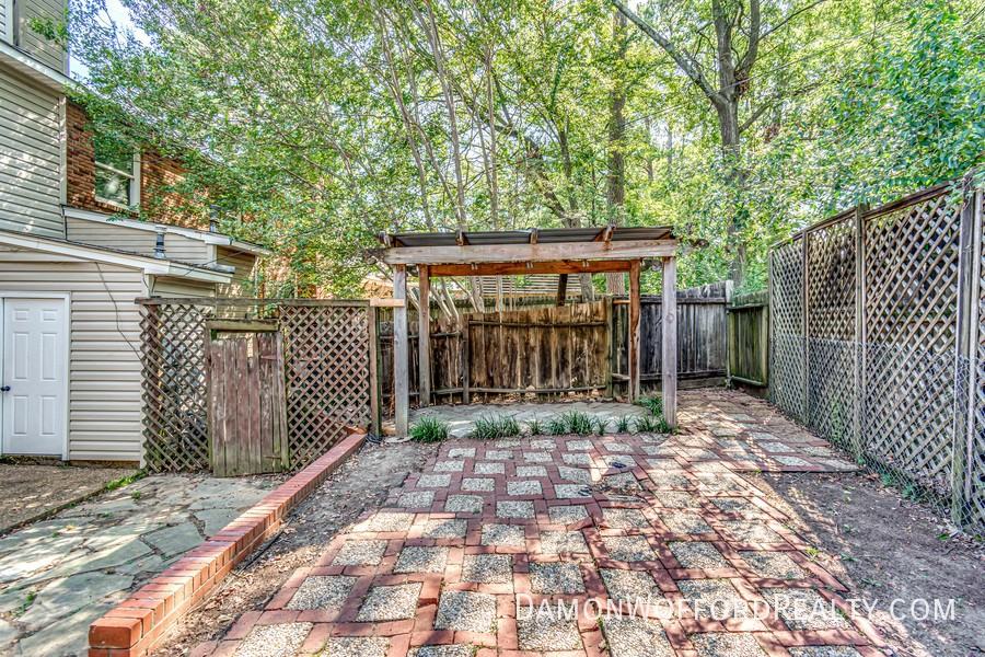 1435 Roxbury Ct - Photo 6 of 44