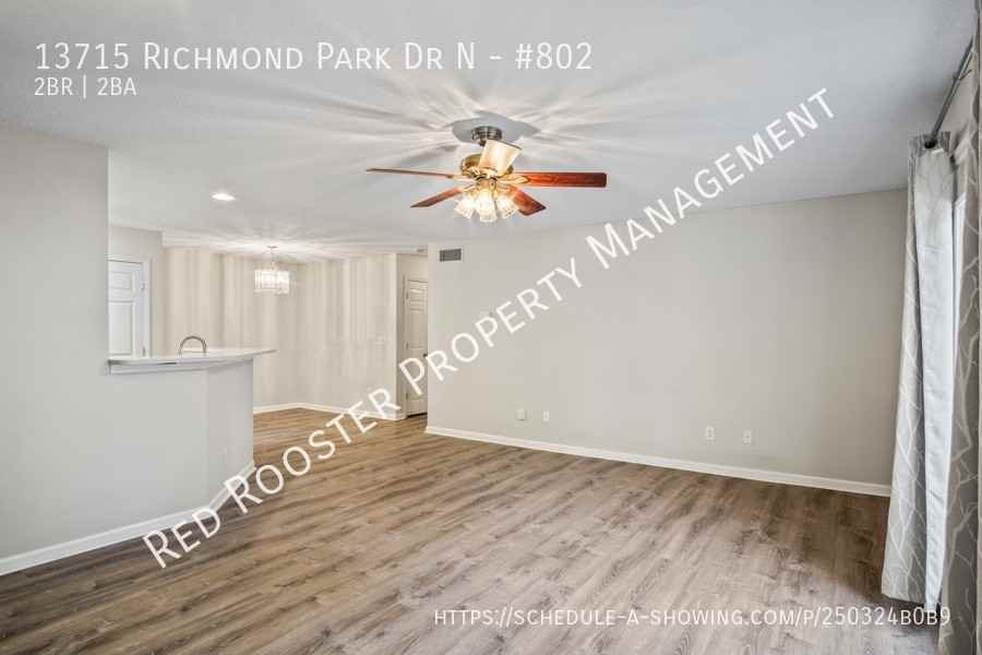 13715 Richmond Park Dr N #802 - Photo 3 of 17