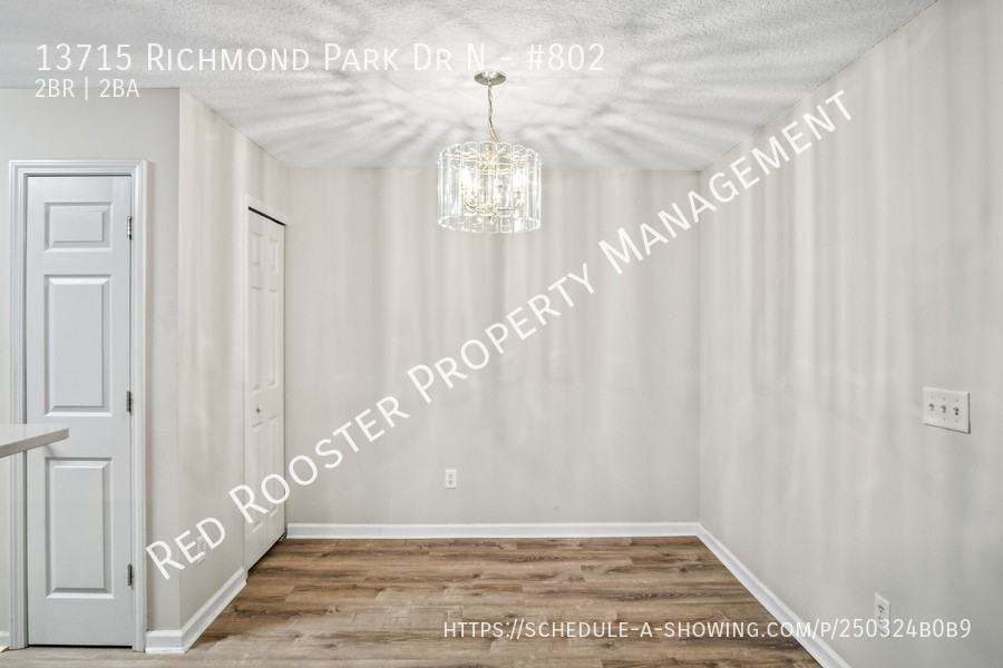 13715 Richmond Park Dr N #802 - Photo 7 of 17