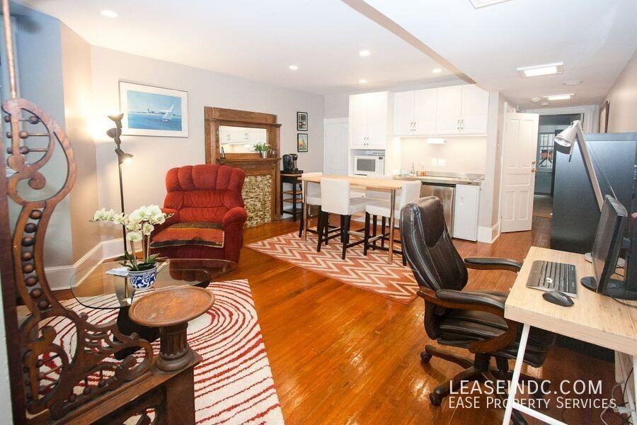 1209 E Capitol St Se #A - Photo 5 of 11