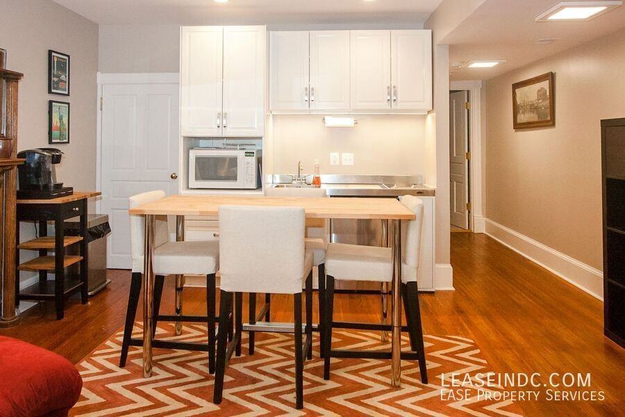 1209 E Capitol St Se #A - Photo 6 of 11