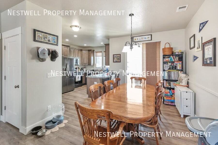 2558 E High Ridge Rd - Photo 6 of 29
