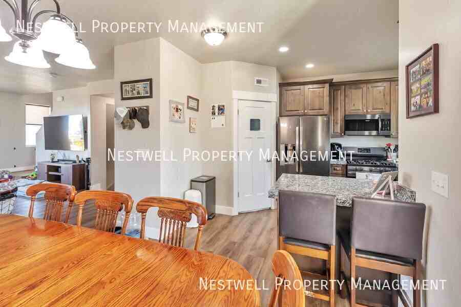 2558 E High Ridge Rd - Photo 7 of 29