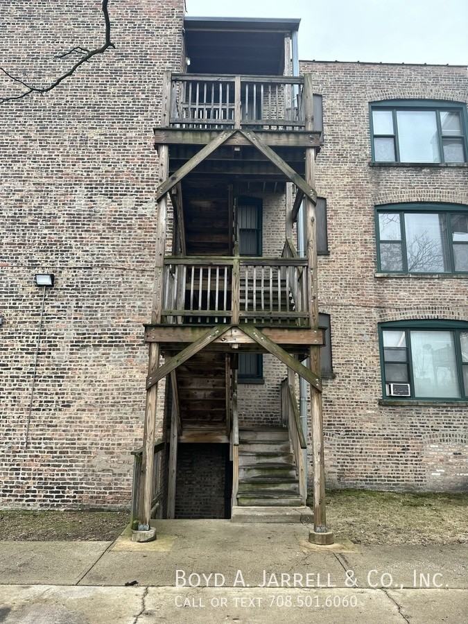 212 E 57th St 2nd Fl #098-212-2 - Photo 2 of 13