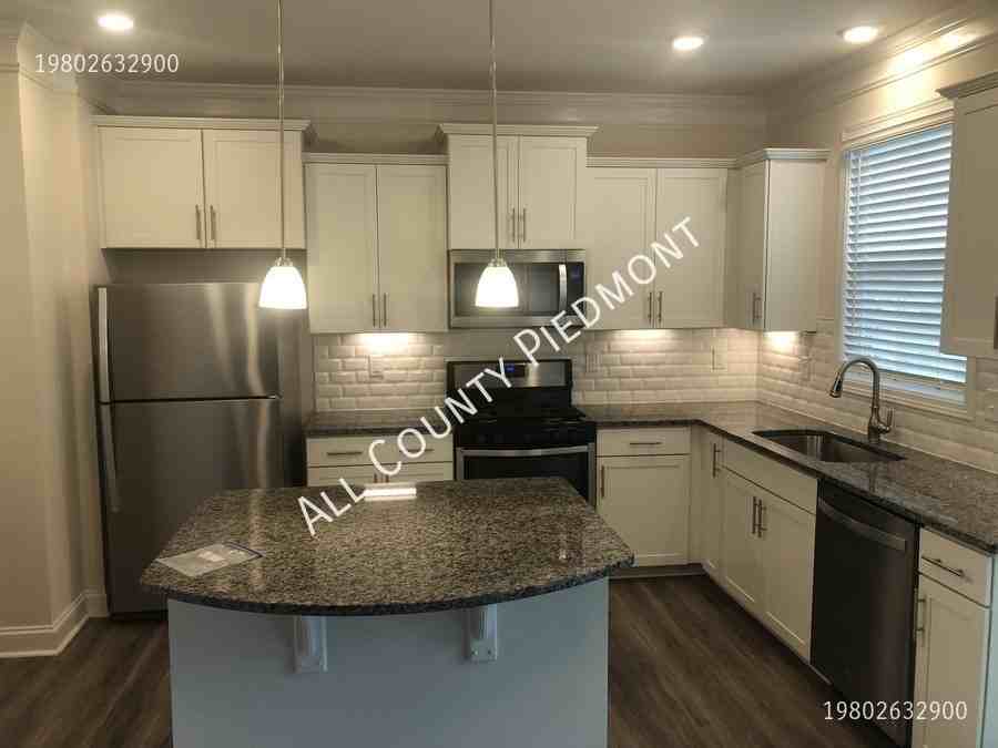 1509 Cambria Ct - Photo 3 of 10