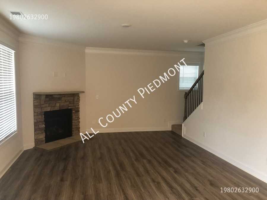 1509 Cambria Ct - Photo 4 of 10