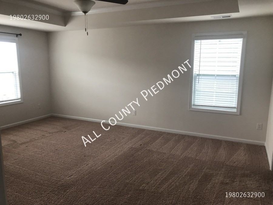 1509 Cambria Ct - Photo 6 of 10