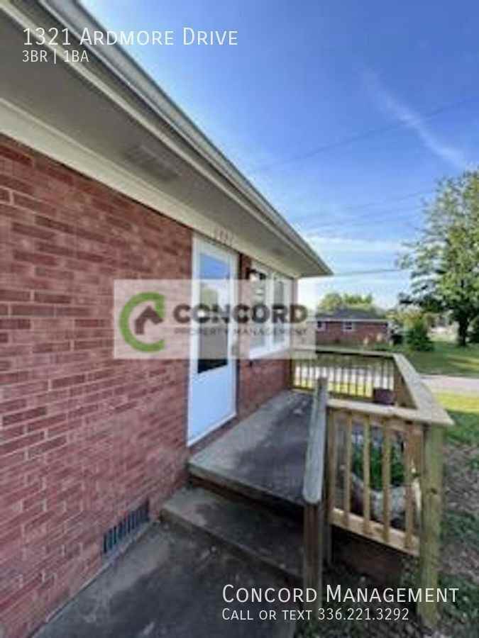 1321 Ardmore Dr - Photo 2 of 16
