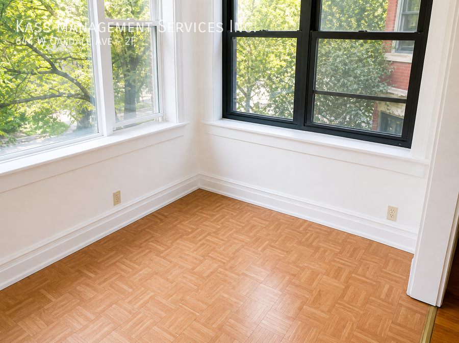 644 W Oakdale Ave #2F - Photo 6 of 10