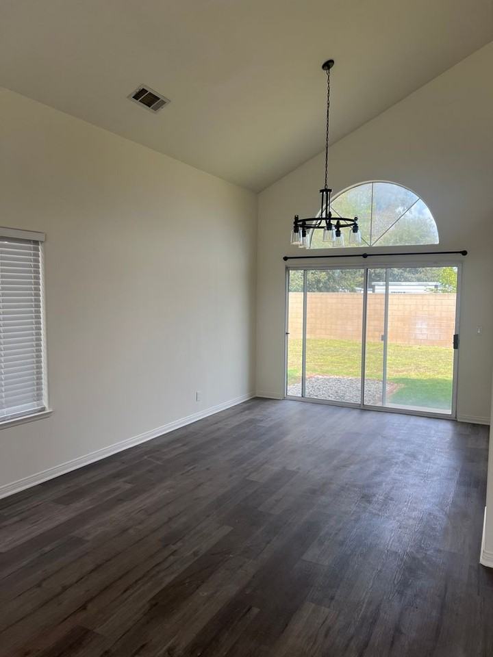 1830 Zircon Ave - Photo 5 of 20