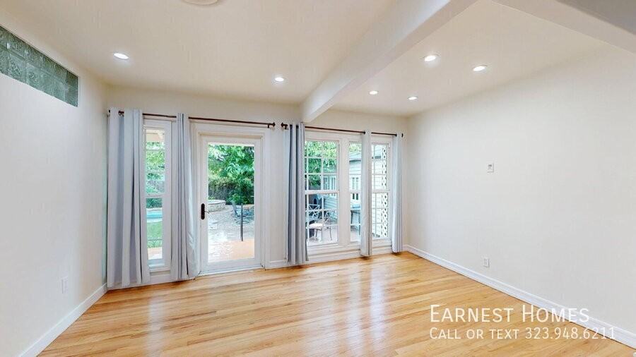 19022 Sylvan St - Photo 6 of 26