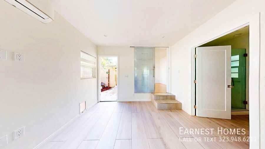 19020 Sylvan St - Photo 4 of 14