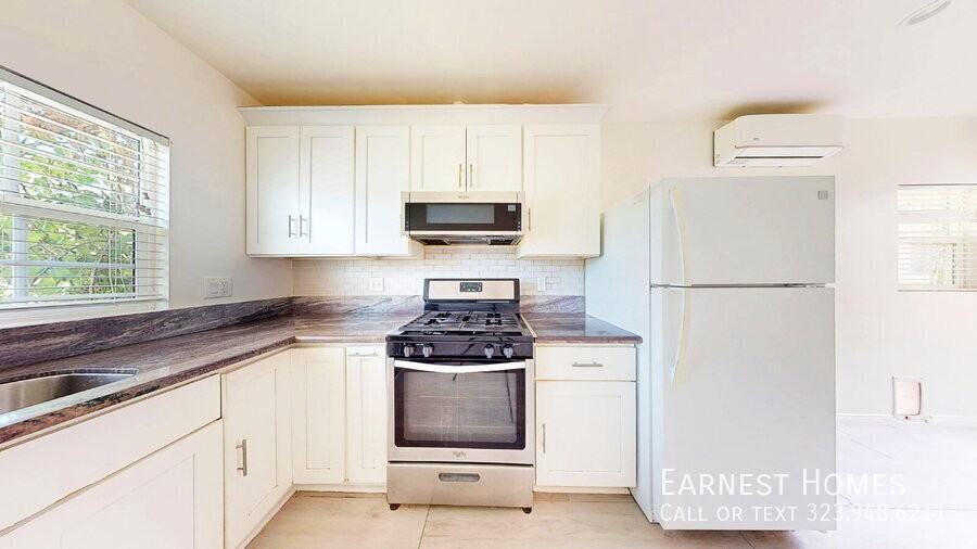 19020 Sylvan St - Photo 5 of 14
