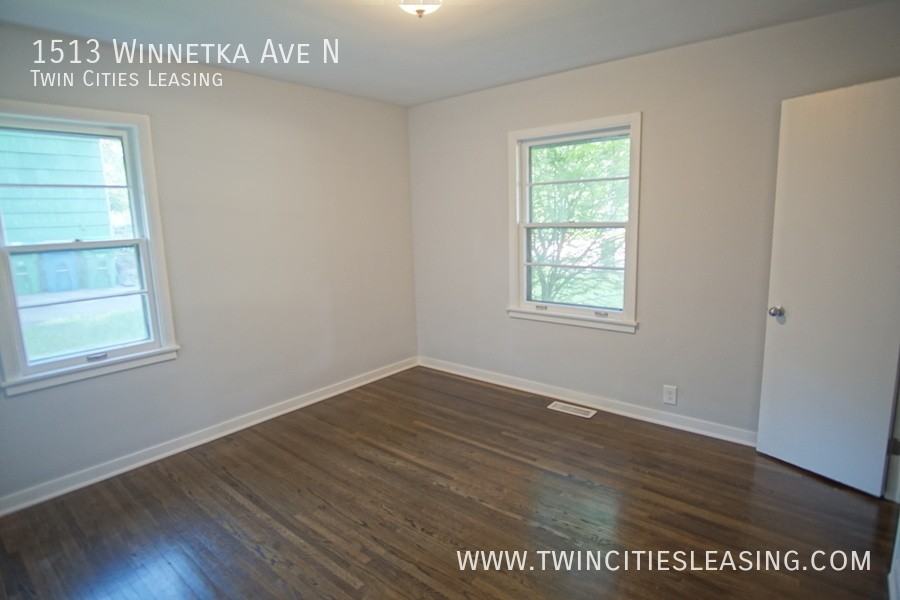 1513 Winnetka Ave N - Photo 6 of 26