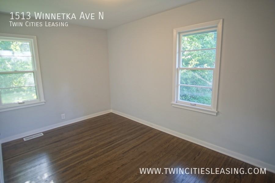 1513 Winnetka Ave N - Photo 7 of 26