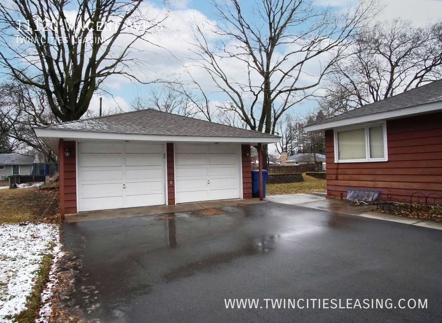 11120 Vincent Ave S - Photo 4 of 23