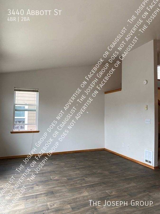 3440 Abbott St - Photo 2 of 15