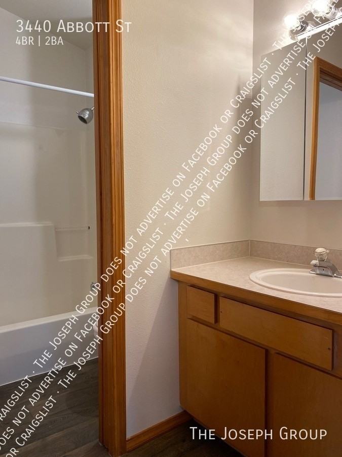 3440 Abbott St - Photo 3 of 15