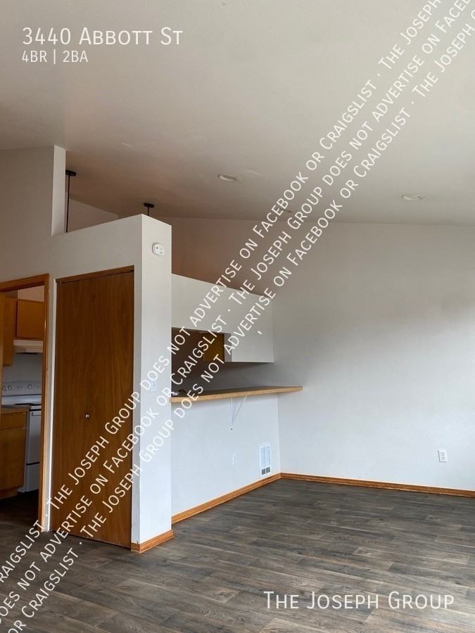 3440 Abbott St - Photo 6 of 15