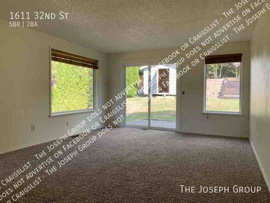 1611 32nd St - Photo 2 of 23