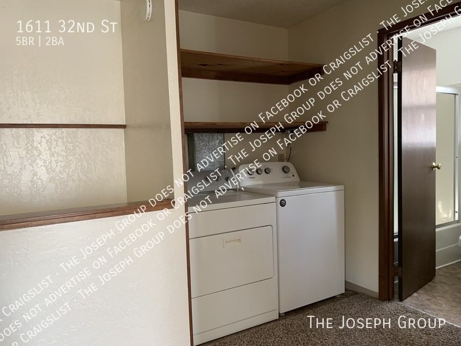 1611 32nd St - Photo 7 of 23