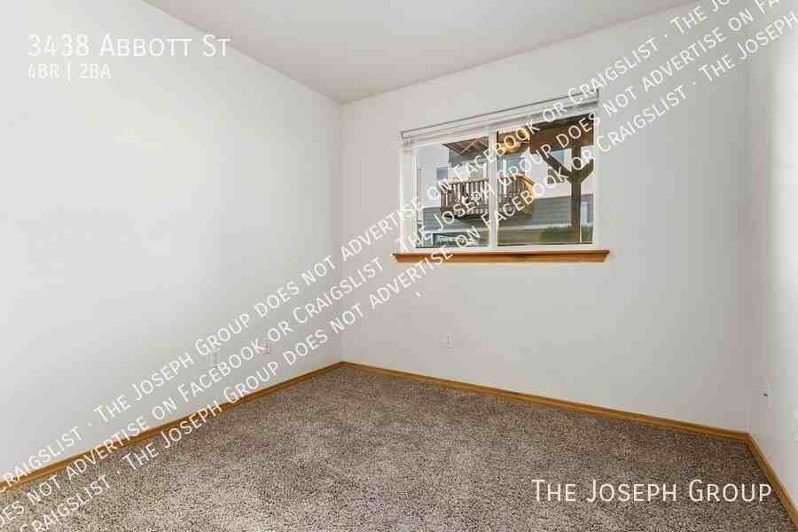 3438 Abbott St - Photo 7 of 32