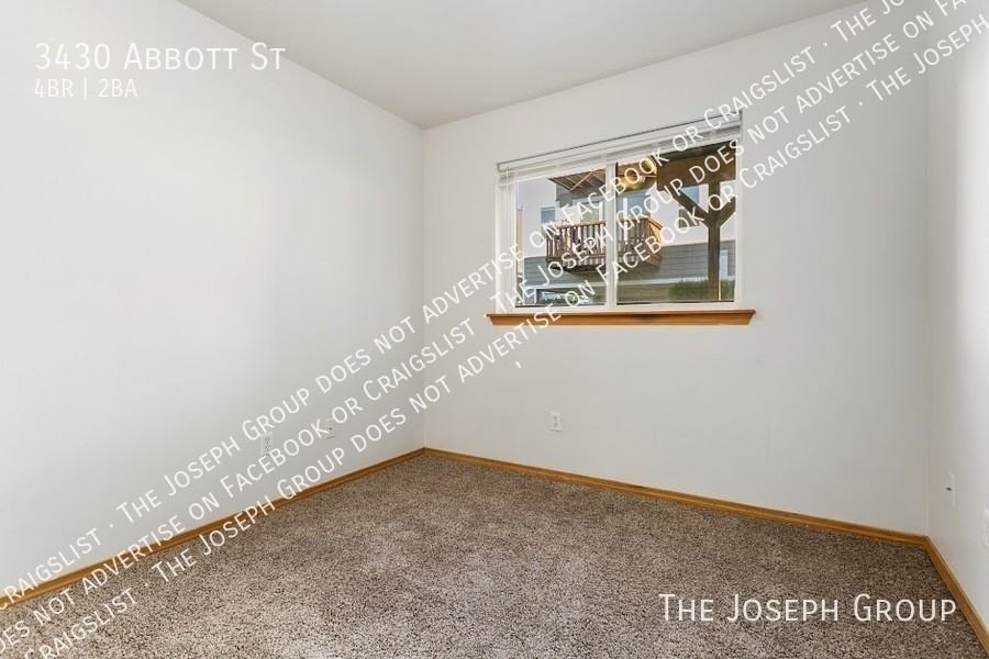 3430 Abbott St - Photo 7 of 33
