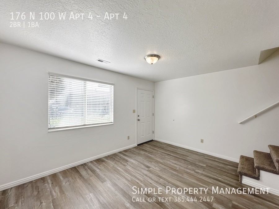 176 N 100 W Apt 4 #4 - Photo 4 of 27