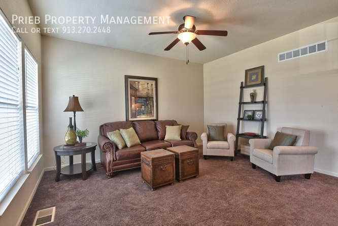 270 N Ferrel St - Photo 3 of 27