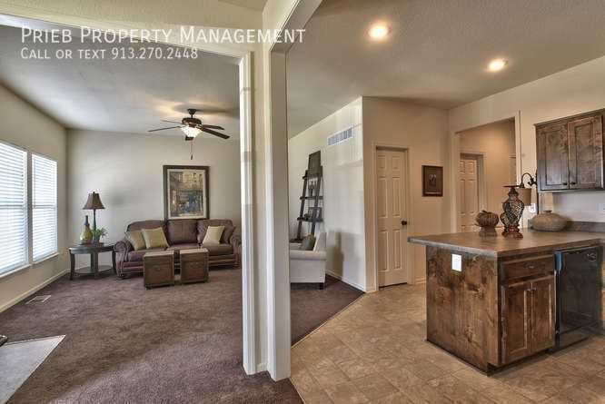270 N Ferrel St - Photo 4 of 27