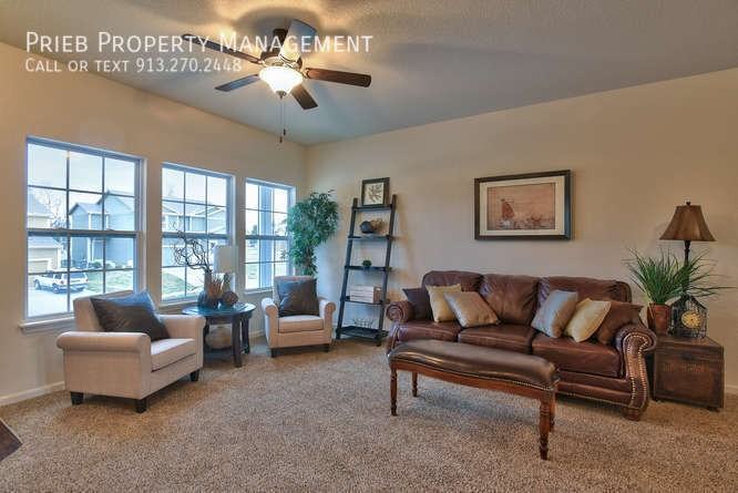 1831 W Spruce St - Photo 2 of 26