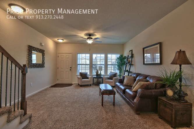 1831 W Spruce St - Photo 5 of 26