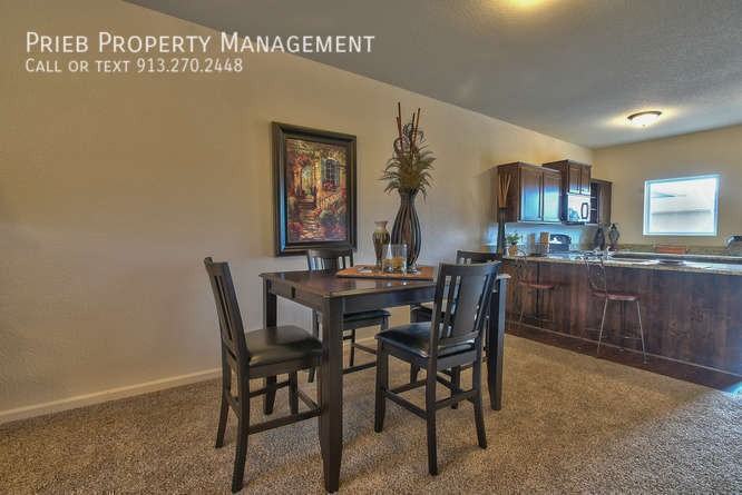 1831 W Spruce St - Photo 7 of 26