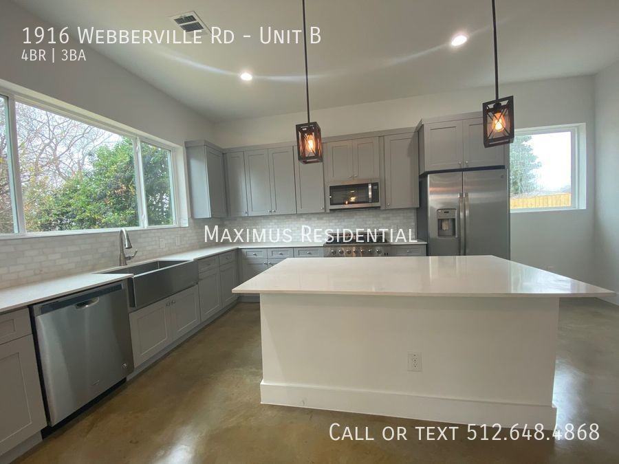 1916 Webberville Rd #B - Photo 4 of 24