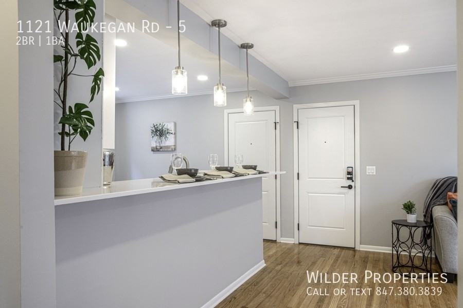 1121 Waukegan Rd #5 - Photo 4 of 10