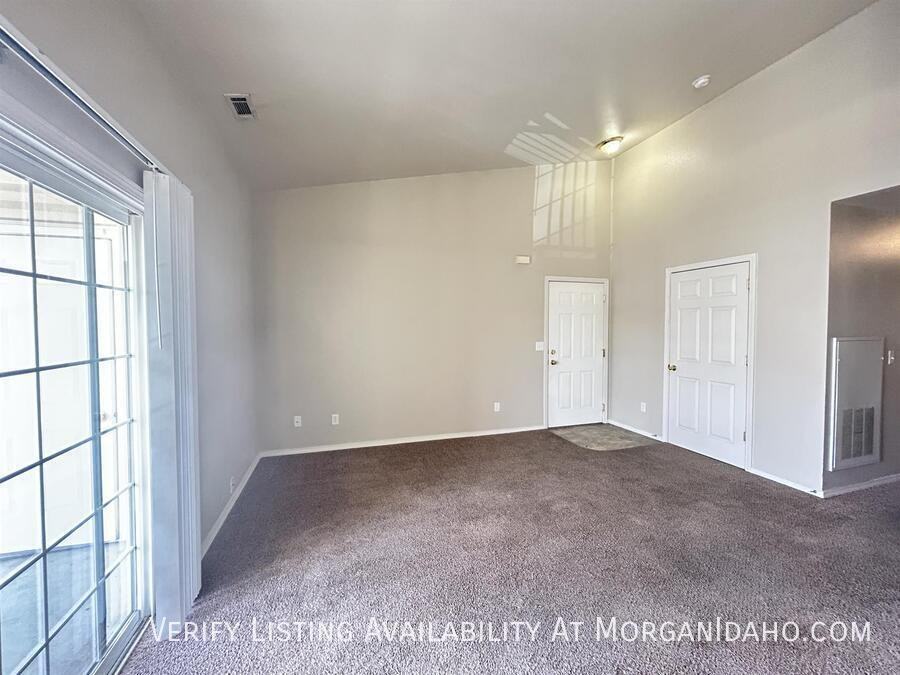 7502 W Tottenham Ln #202 - Photo 2 of 11