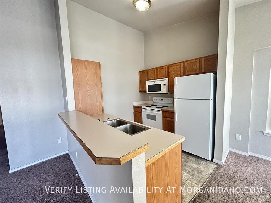 7502 W Tottenham Ln #202 - Photo 3 of 11