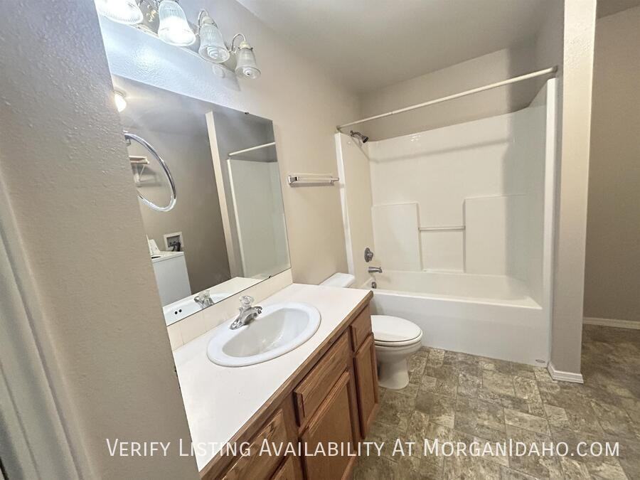 7502 W Tottenham Ln #202 - Photo 5 of 11