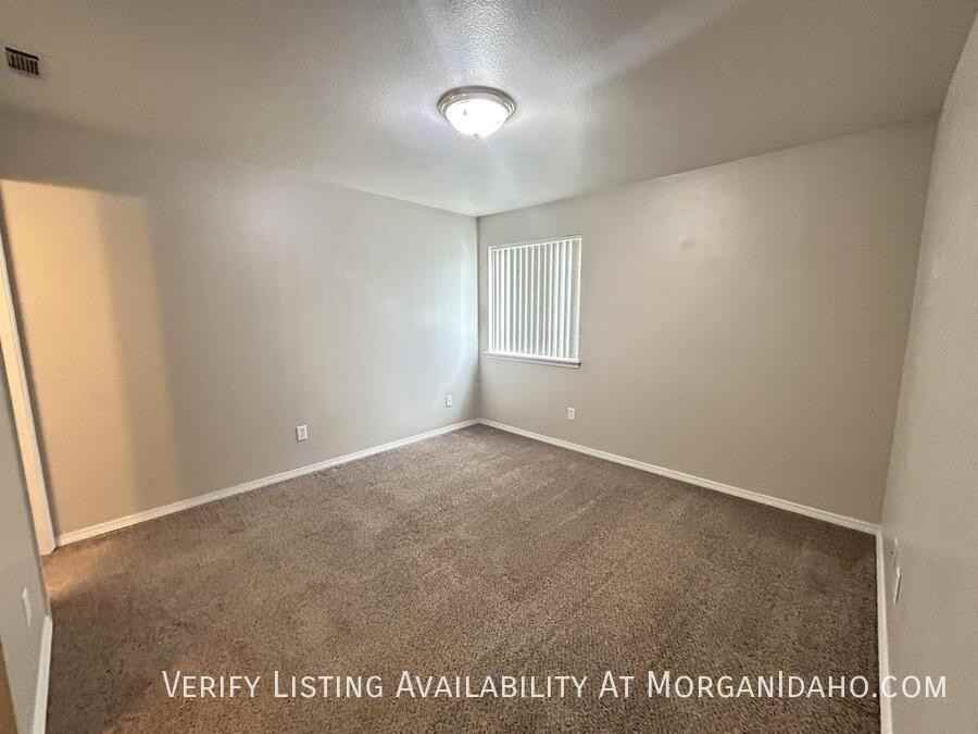 7502 W Tottenham Ln #202 - Photo 7 of 11