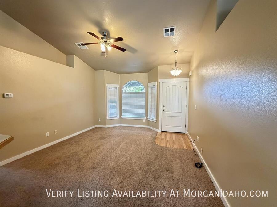 4512 Julie St - Photo 2 of 11