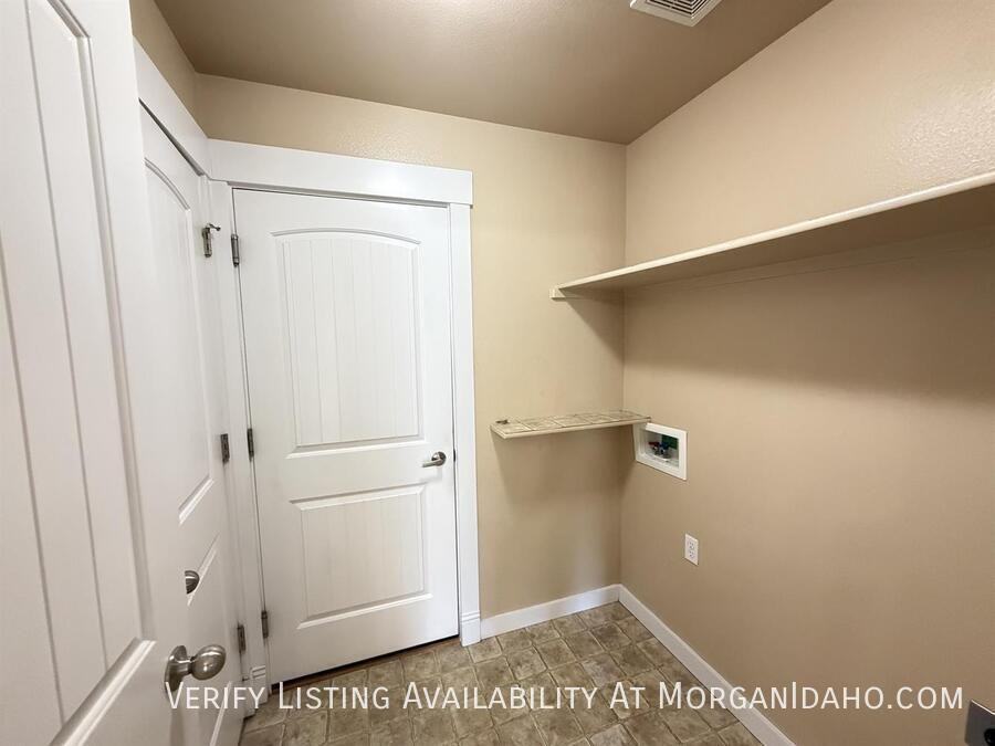 4512 Julie St - Photo 5 of 11