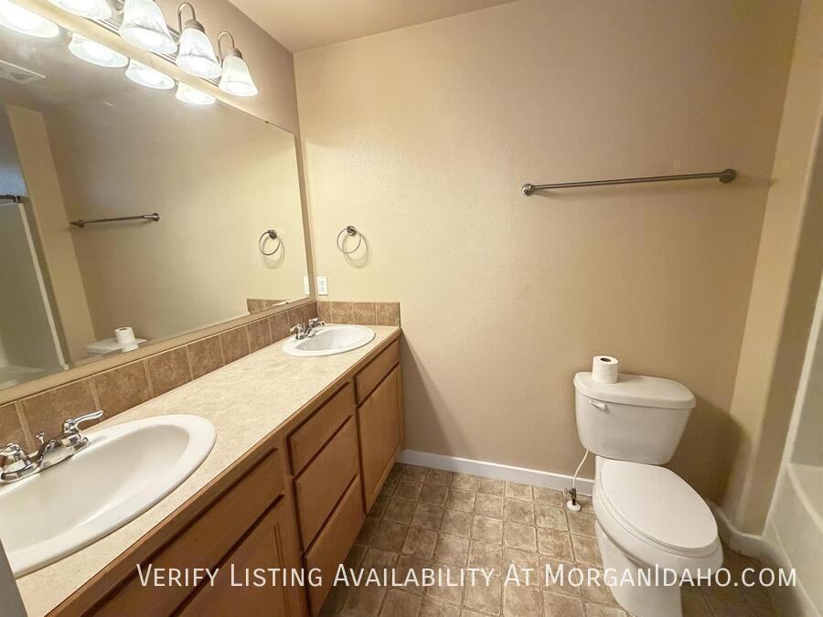 4512 Julie St - Photo 7 of 11