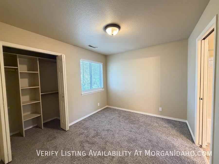 6698 W Poplar St - Photo 6 of 15