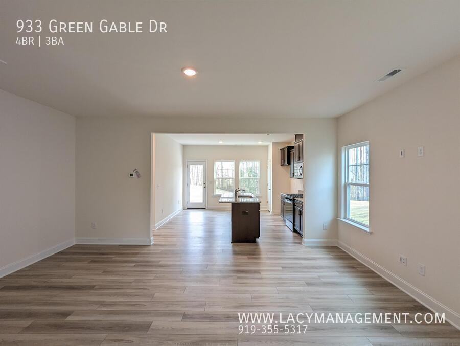 933 Green Gable Dr - Photo 3 of 19