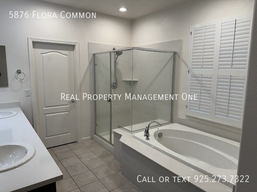 5876 Flora Cmn - Photo 3 of 32