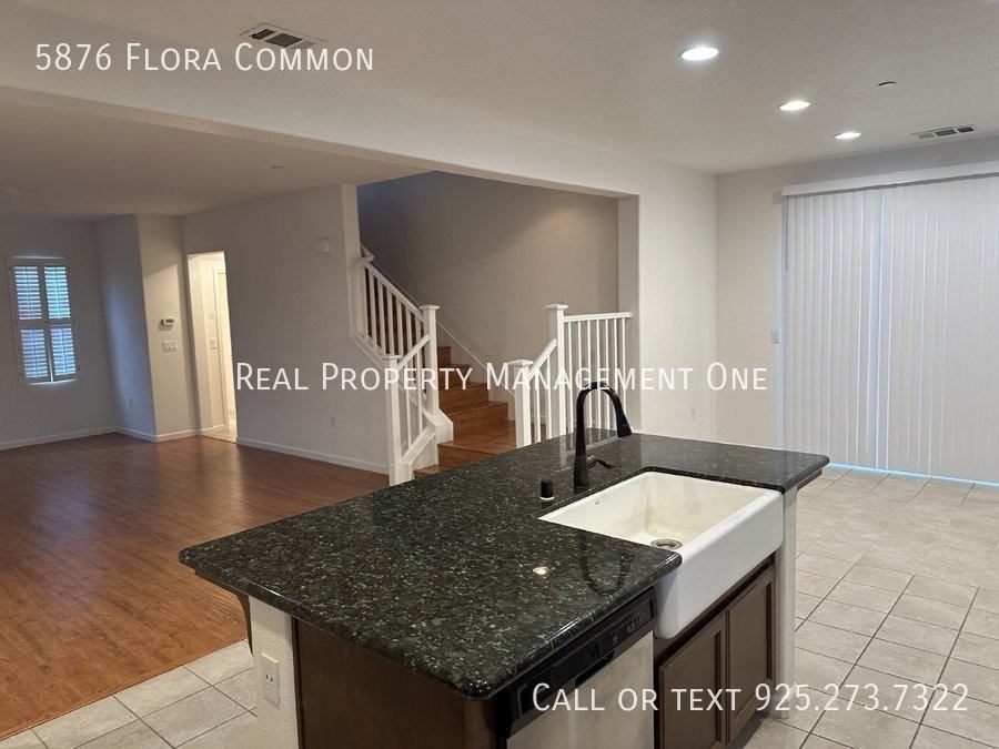 5876 Flora Cmn - Photo 6 of 32