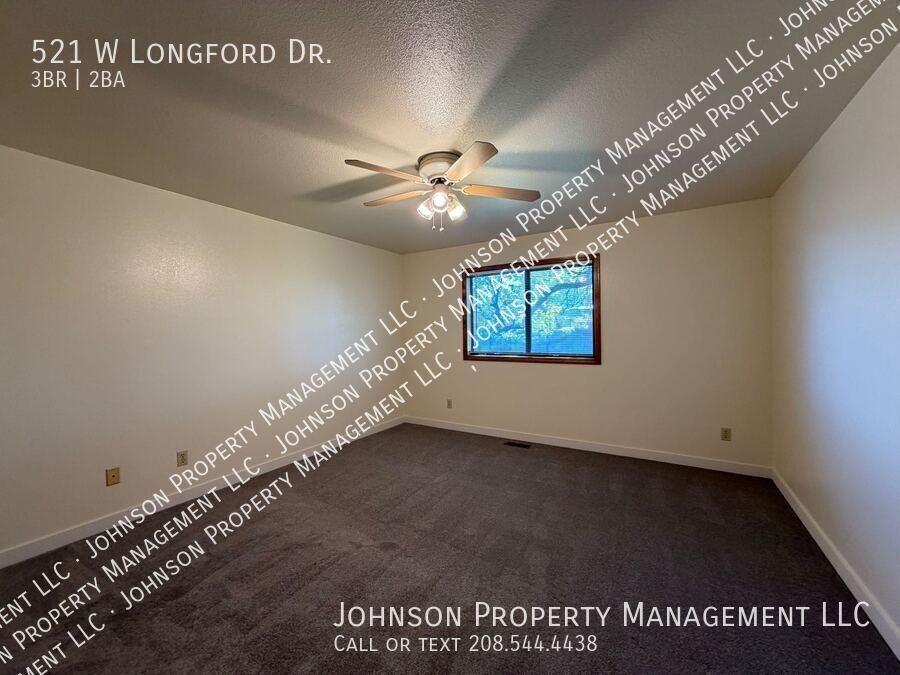 521 W Longford Dr - Photo 5 of 10