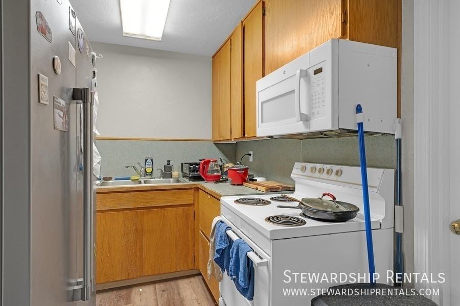 1827 Harris St #214 - Photo 2 of 8